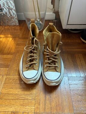 Converse High-Top Sneakers in Brown- Lined